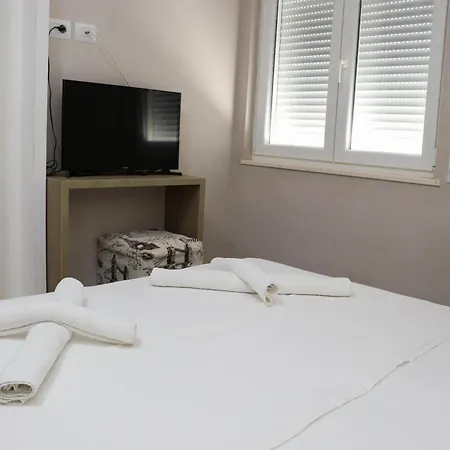 Airen Hotel 3*